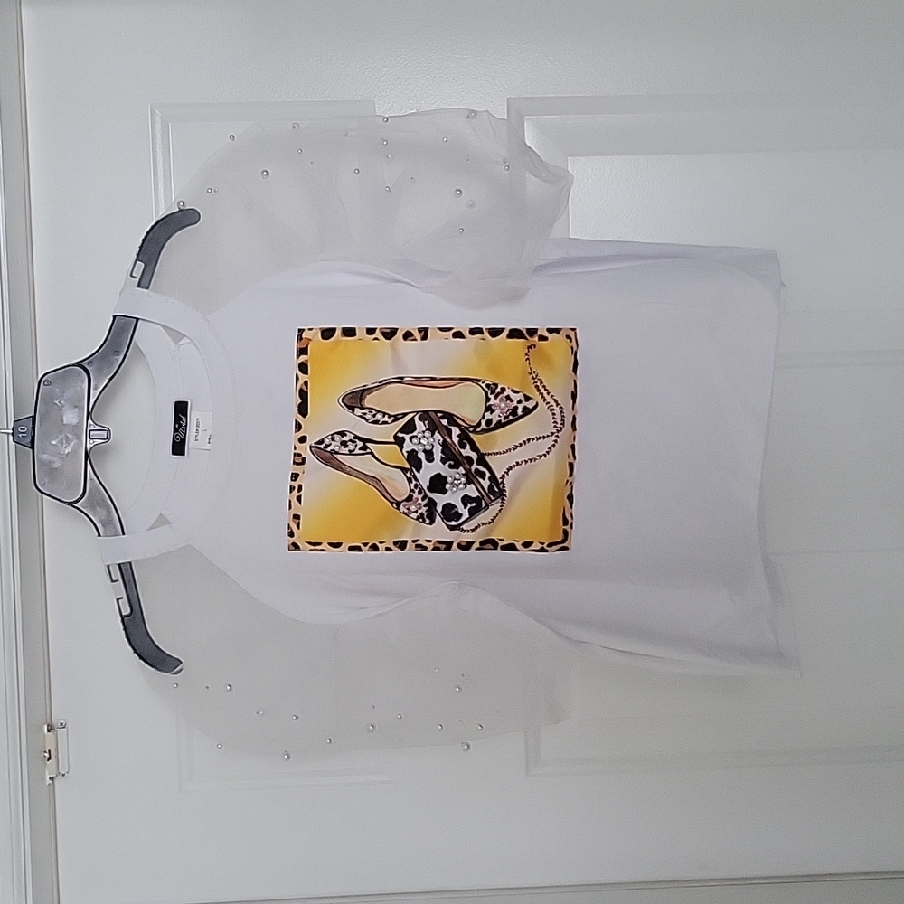 Pearled puff Sleeve, mesh white tshirt, size L vivid brand